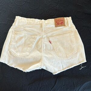 501 Levi’s off white Jean shorts